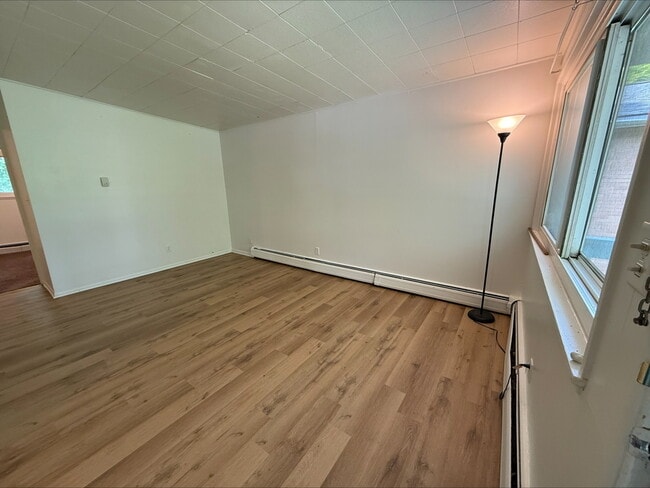 Building Photo - 125 Glendale Dr
