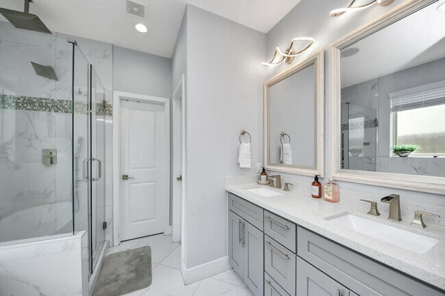 Building Photo - 7542 Lemma Dr