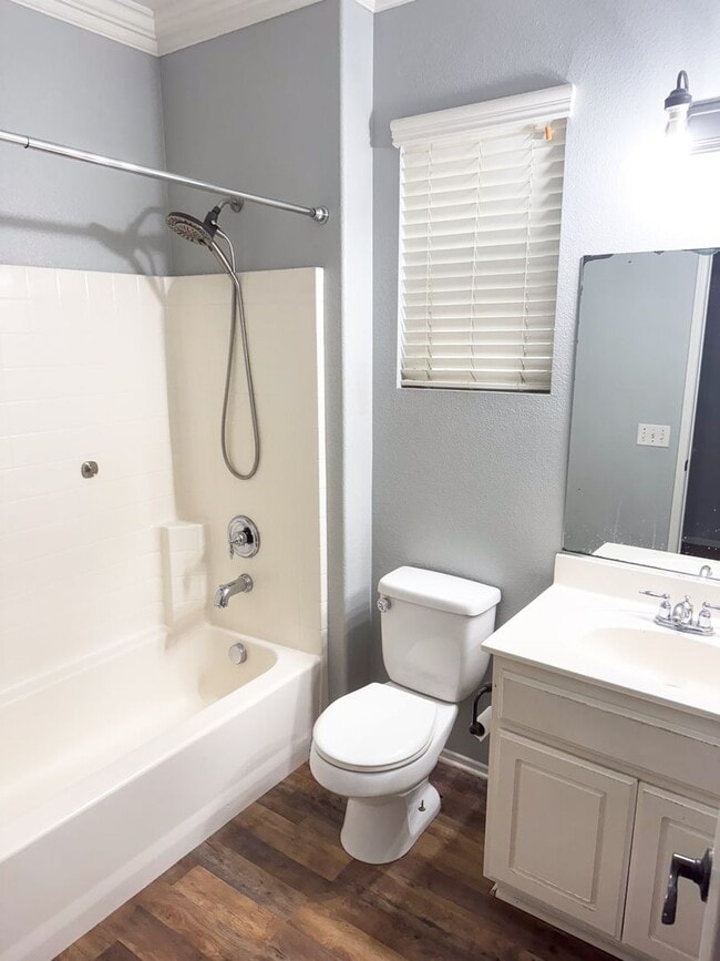 Building Photo - All utilities included -  One Bedroom Juni...
