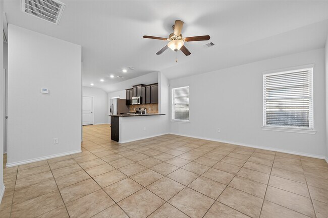 Building Photo - 23764 Via Maria Dr