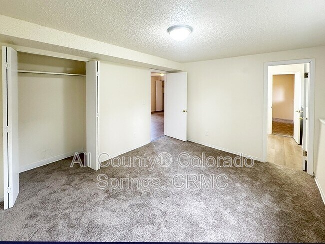 Building Photo - 1389 Commanchero Ct