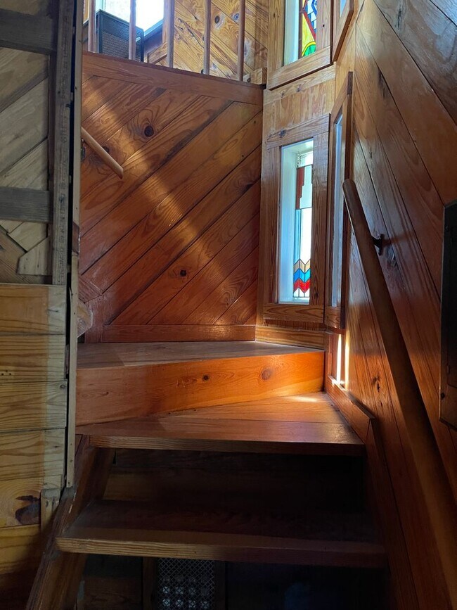 Building Photo - College Station - Lake Front Property - 3 bedroom / 1.5 bath - 2 story Home