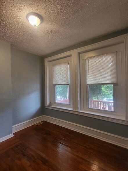 Building Photo - 437 W Bringhurst St