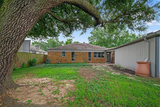 Building Photo - 16019 Parksley Dr