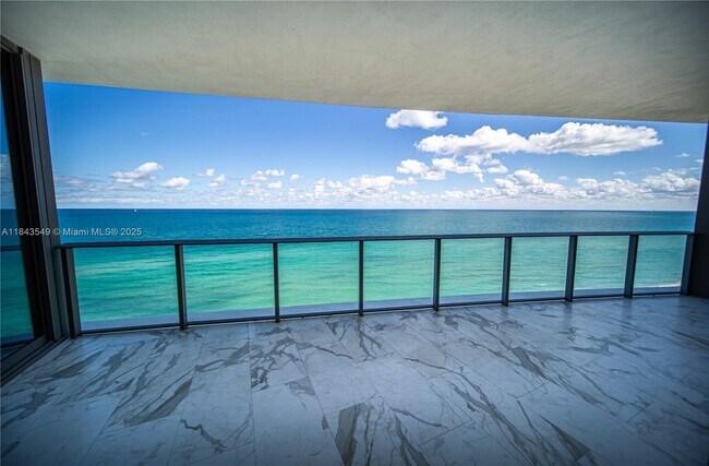 Building Photo - 15701 Collins Ave