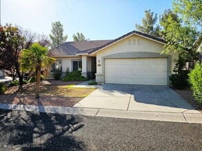 Building Photo - 1725 W Tumbleweed Ln