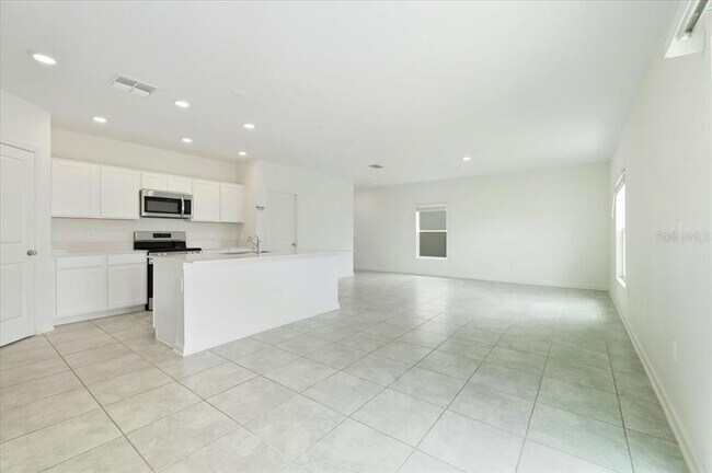 Building Photo - 1140 Tyler Lp
