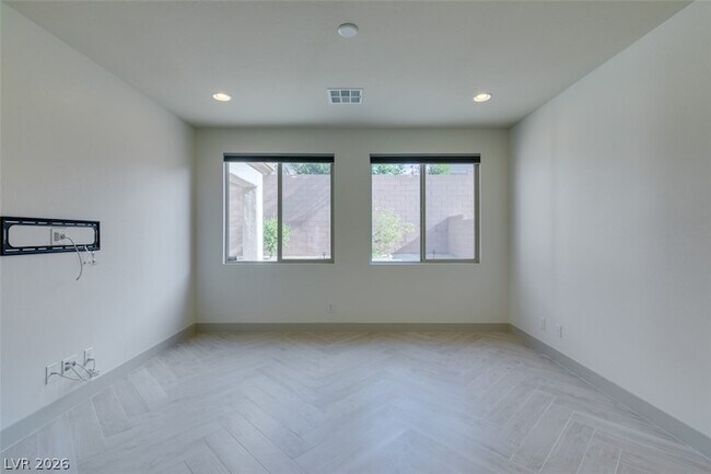 Building Photo - 9009 Janice Glen Ave