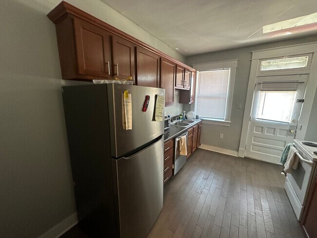 Building Photo - 2157 Tuller St