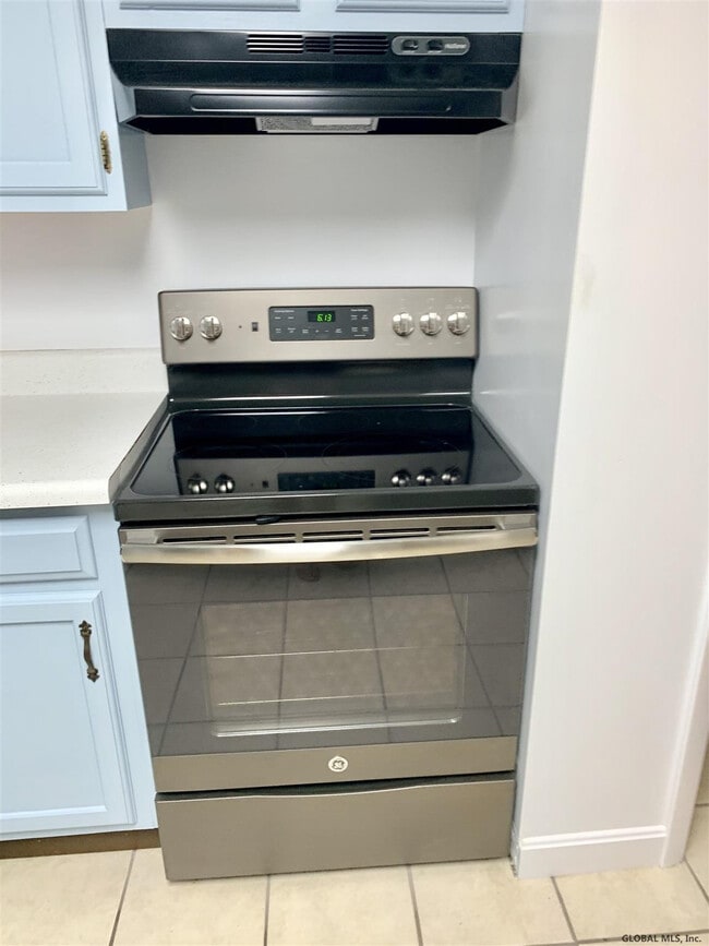 Building Photo - 3A Lacosta Dr