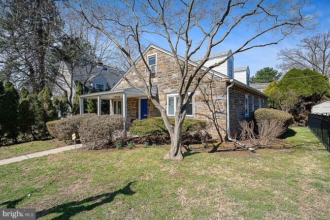 Building Photo - 1457 Manoa Rd