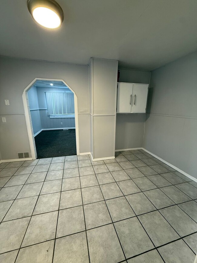 Building Photo - All Appliances Included