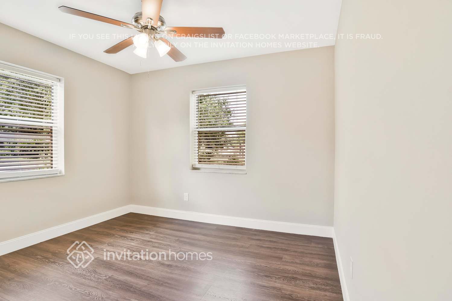 Building Photo - 1088 E Page Dr