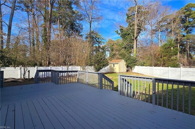 Building Photo - 1008 Hollins College Ct