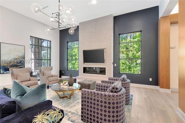 Building Photo - 55 Gardner Dr