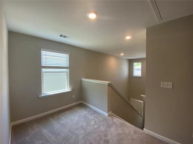 Building Photo - 168 Golden Eagle Pkwy