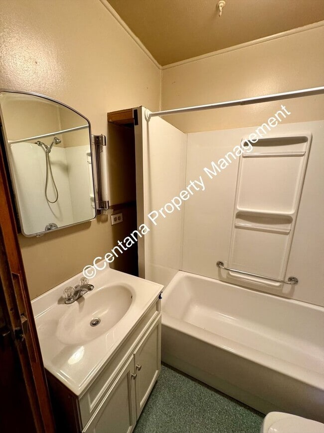 Building Photo - 2 Bedroom 1 bath in heart Butte