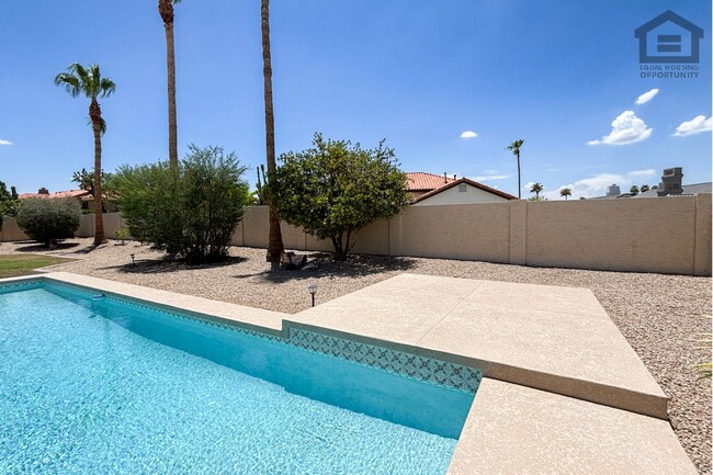 Building Photo - 3Bed/2Bath Furnished Home w/Stunning Backyard! Ready for Immediate Move-In! – POOL!