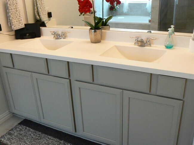 Building Photo - 5900 Bucine Cv