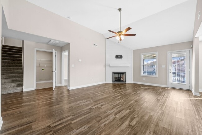 Building Photo - 1062 Whitney Dr