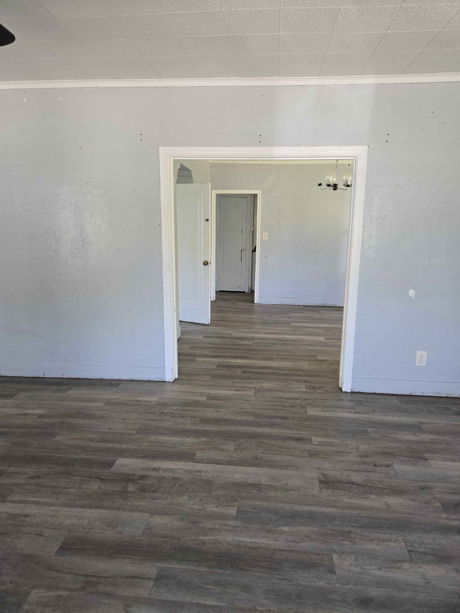 Building Photo - 1102 S Western St