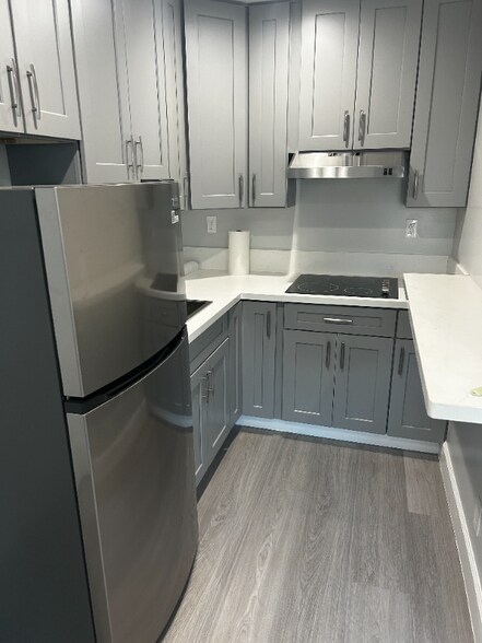 Building Photo - 7814 1/2 Lindley Ave