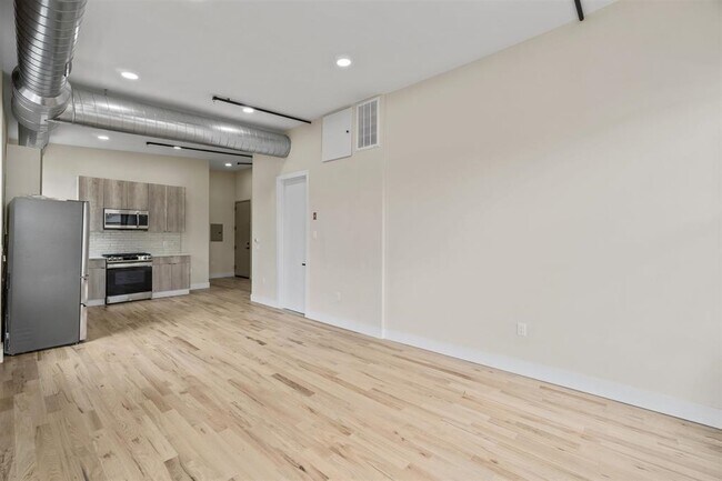 Building Photo - 21 W 20TH St