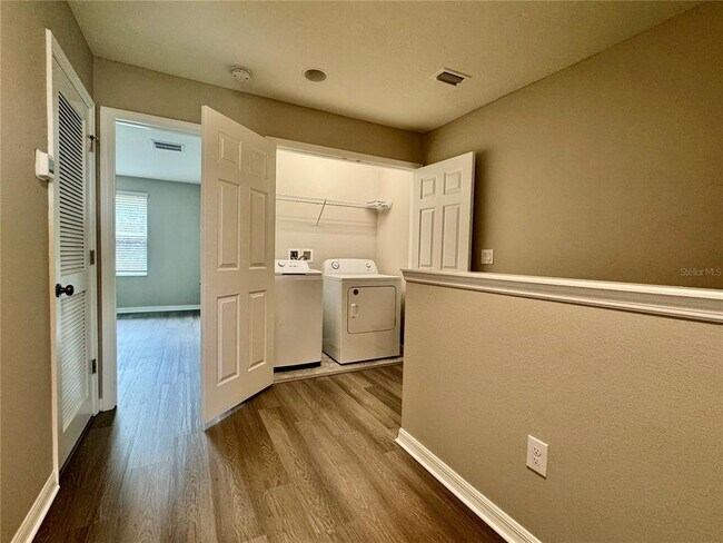 Building Photo - 7208 Grand Elm Dr