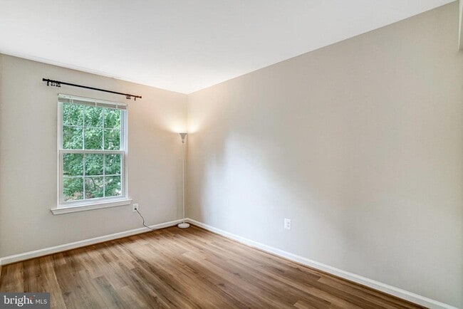 Building Photo - 7729 Inversham Dr