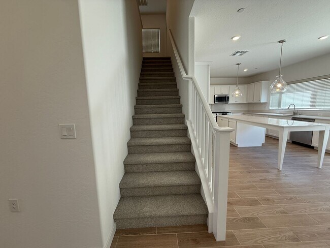 Building Photo - Brand new stunning 4-bedroom, 2.5-bathroom home in the desirable Clovis, CA