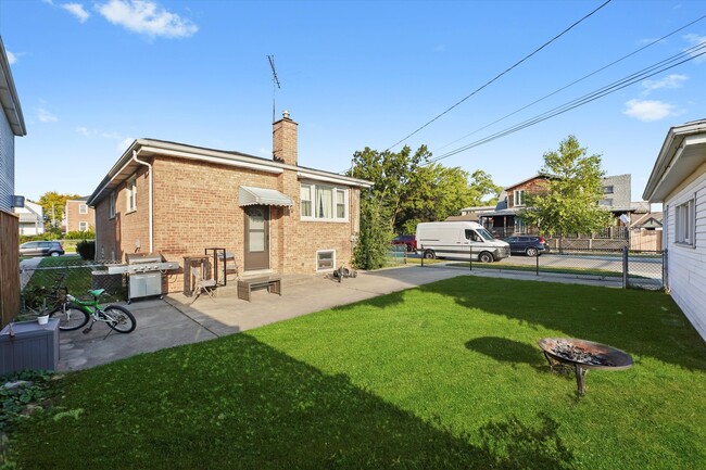 Building Photo - 3353 N Ozanam Ave