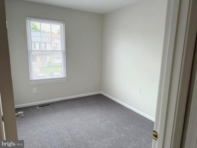 Building Photo - 7822 Brookview Ct