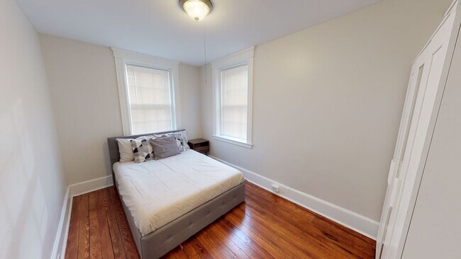 Building Photo - Stylish 2BD 1BA Across from Wooster Sq Park!