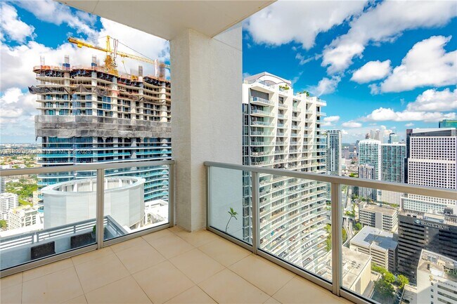 Building Photo - 1060 Brickell Ave