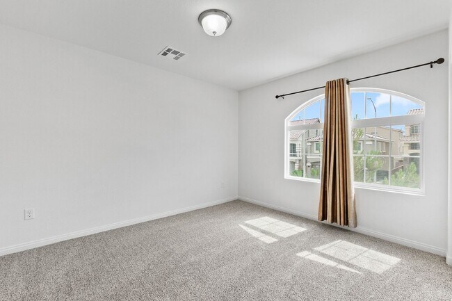 Building Photo - Stunning 4 Bedroom Home in South Las Vegas Area