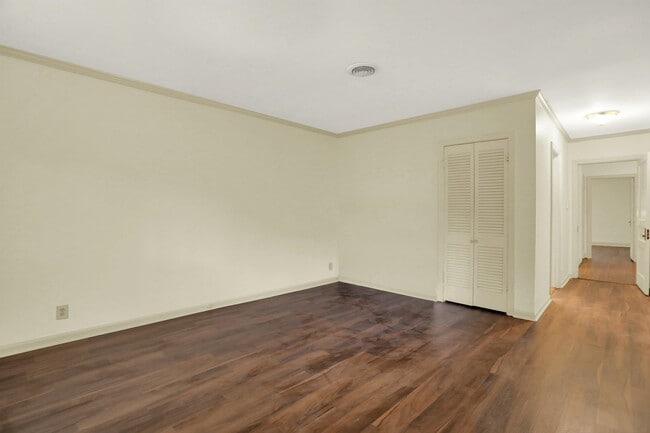 Building Photo - 3607 Highland Park Pl