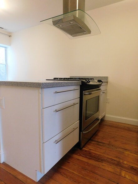 Kitchen Detail - 1927 S Broad St