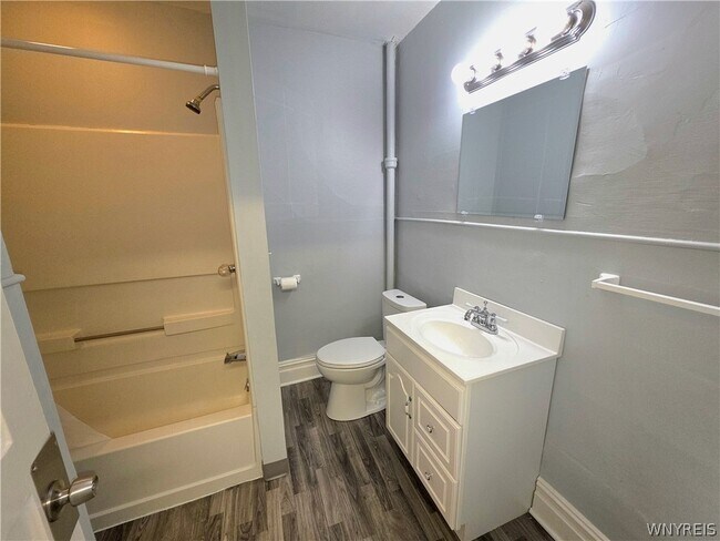 Building Photo - 26 Delaware St