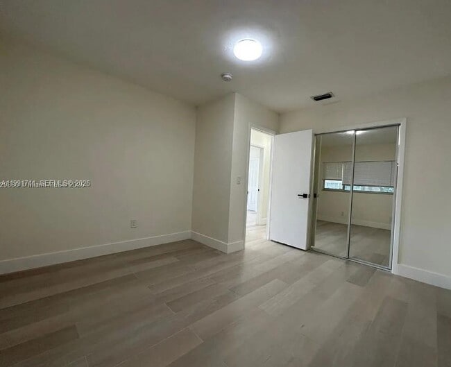 Building Photo - 1514 SW 6th St