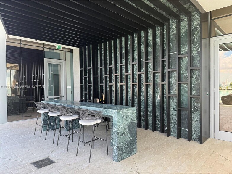 Building Photo - 300 Biscayne Blvd Way