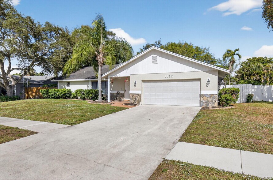 Building Photo - 4135 Bay Laurel Way