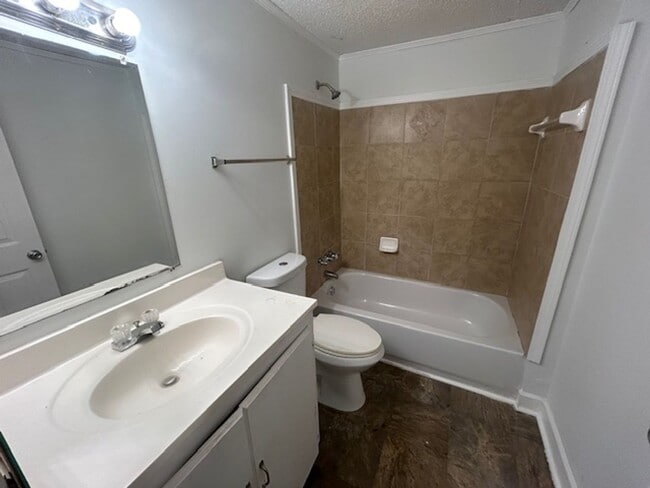 Building Photo - 3530 Beaumont Ave