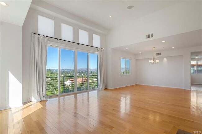 Building Photo - 5678 Como Cir