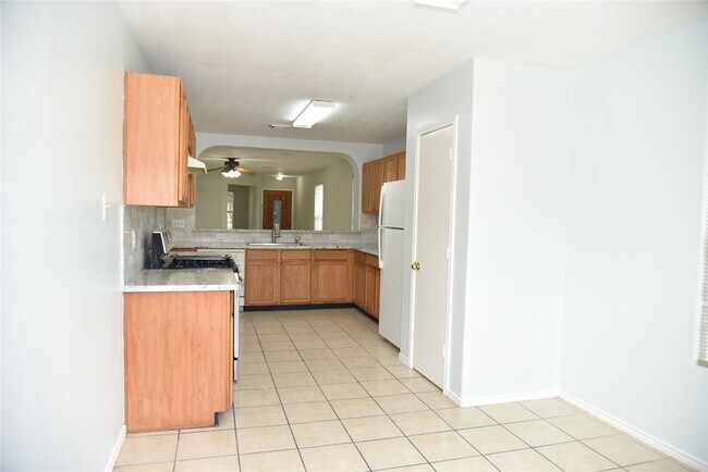 Building Photo - 10406 Sutter Glen Ln