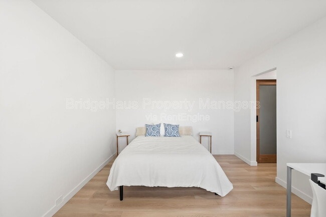 Building Photo - 2143 Caminito San Martin