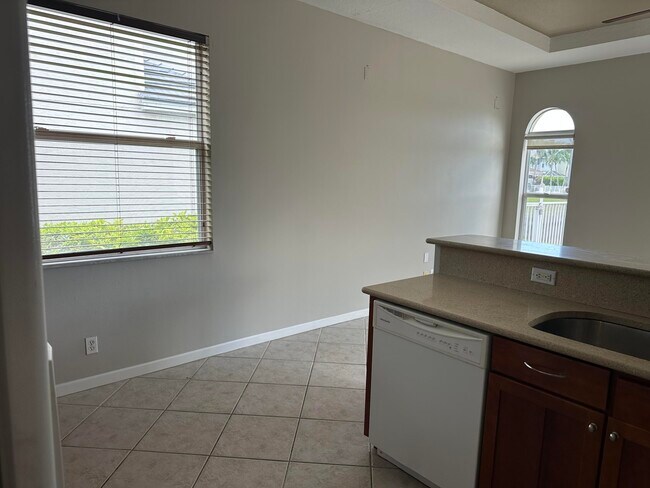 Building Photo - 127 Lancaster Way