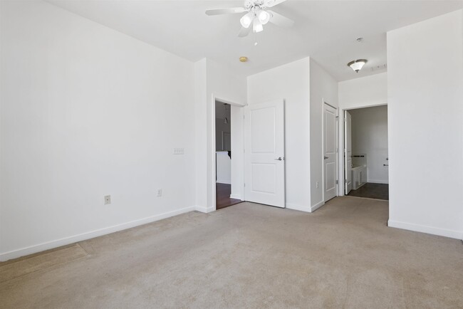 Building Photo - 443 2nd St