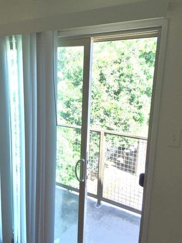 Building Photo - 3812 E Washburn Ave