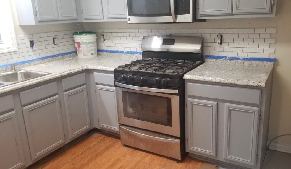 Building Photo - 3708 Willow Tree Cir