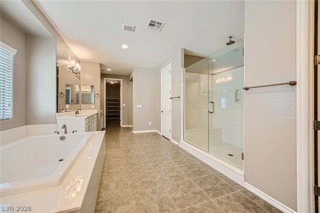 Building Photo - 12165 Edgehurst Ct